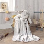slaapkamer hond knuffel met kinderdekens