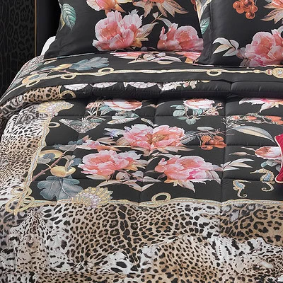luxe dekbedovertrek roberto cavalli romantisch met bloemen in zwart