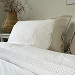 dekbed wit met broderie