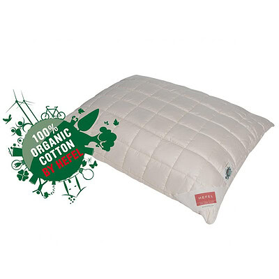 Kussen van het merk hefel met 100% organic logo