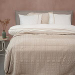 bed met katoenen bedsprei beige- zand