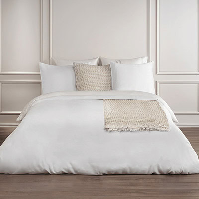 Tencel dekbedovertrek effen wit in luxe slaapkamer