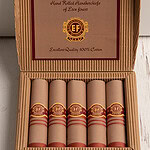 heren zakdoeken in sigarendoosje bruin