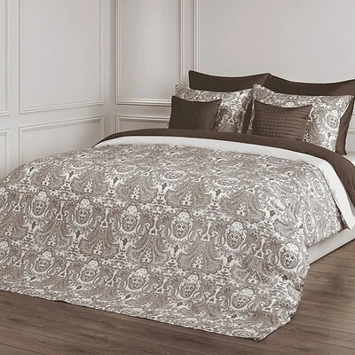 paisley luxe dekbedovertrek op bed