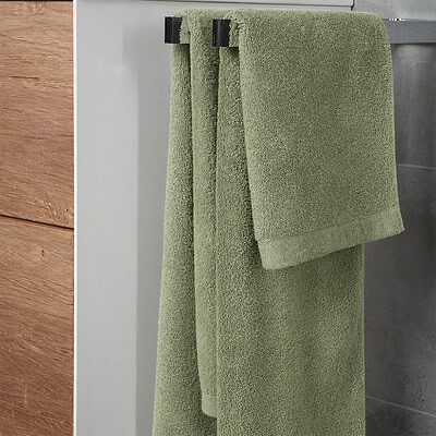 effen olijfgroene handdoeken