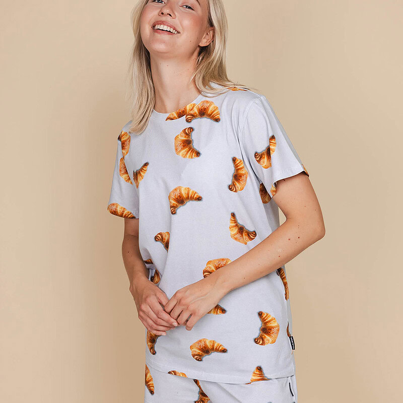 vrouw in Croissants T-shirt en Shorts set Dames