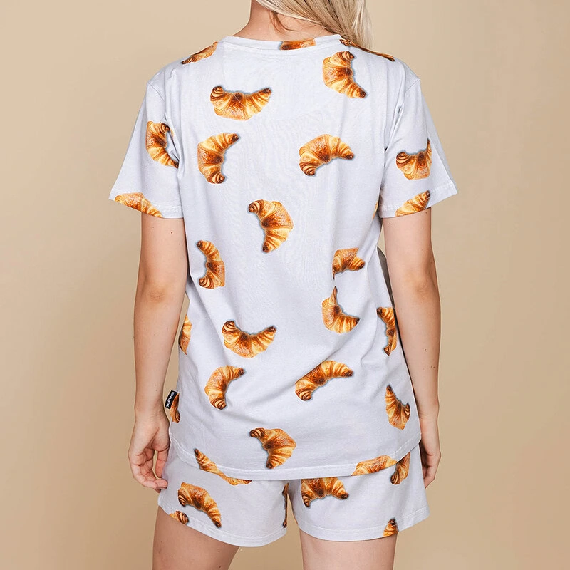 achterkant vrouw Croissants T-shirt en Shorts set Dames