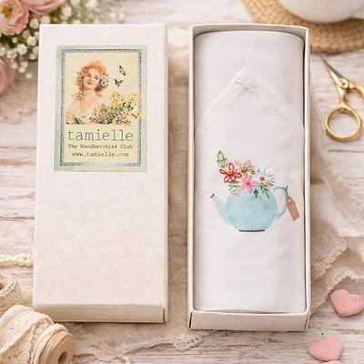 vintage theepot handgeborduurde zakdoek katoen