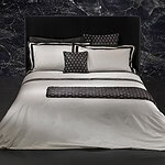 philipp plein dekbedovertrek in luxe slaapkamer