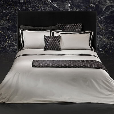 philipp plein dekbedovertrek in luxe slaapkamer