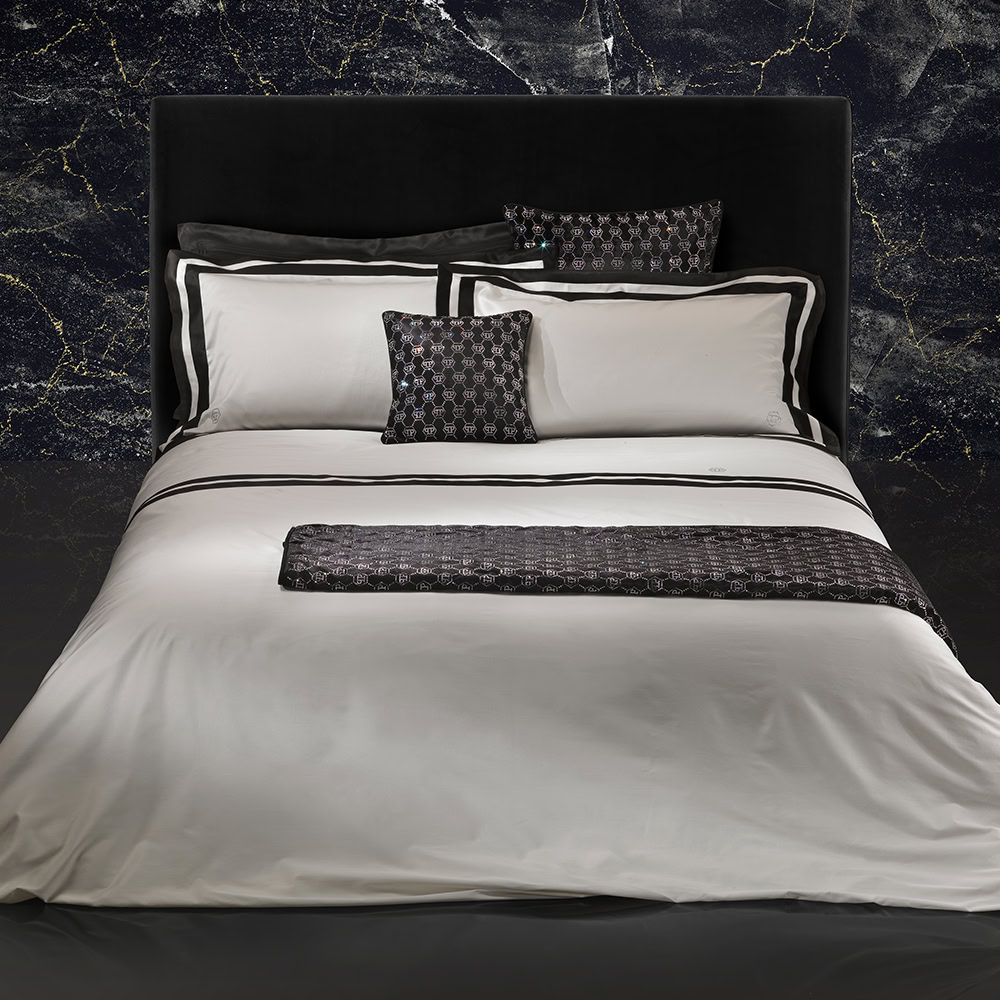philipp plein dekbedovertrek in luxe slaapkamer