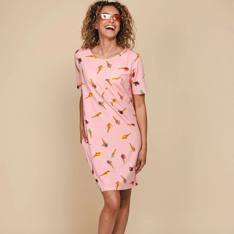 vrouw in Ice Cream Cones T-shirt Dress Dames