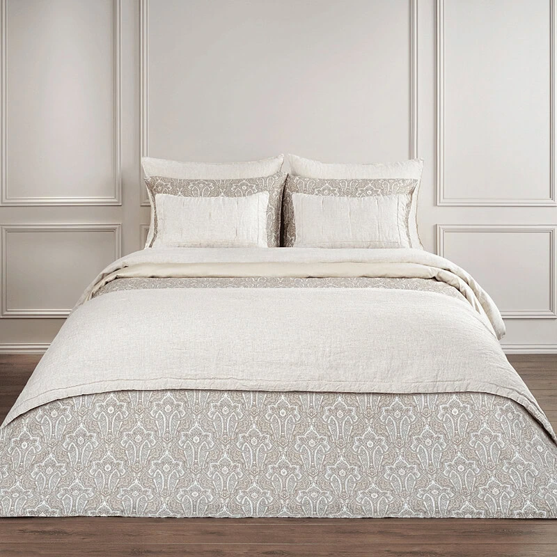 slaapkamer luxe uitstraling beige camel dekbedovertrek