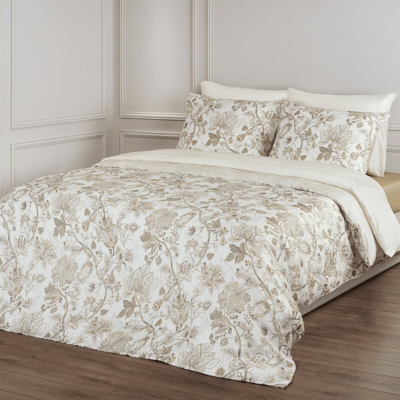 slaapkamer met print dekbedovertrek tencel