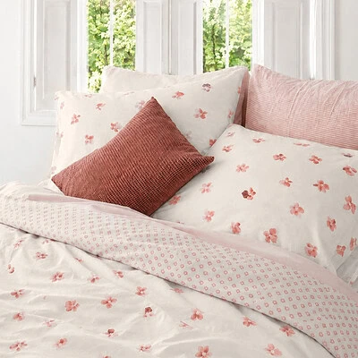 bed met bloemen dekbedovertrek percal katoen
