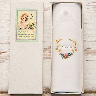 Handgeborduurde dames zakdoek - Grandma